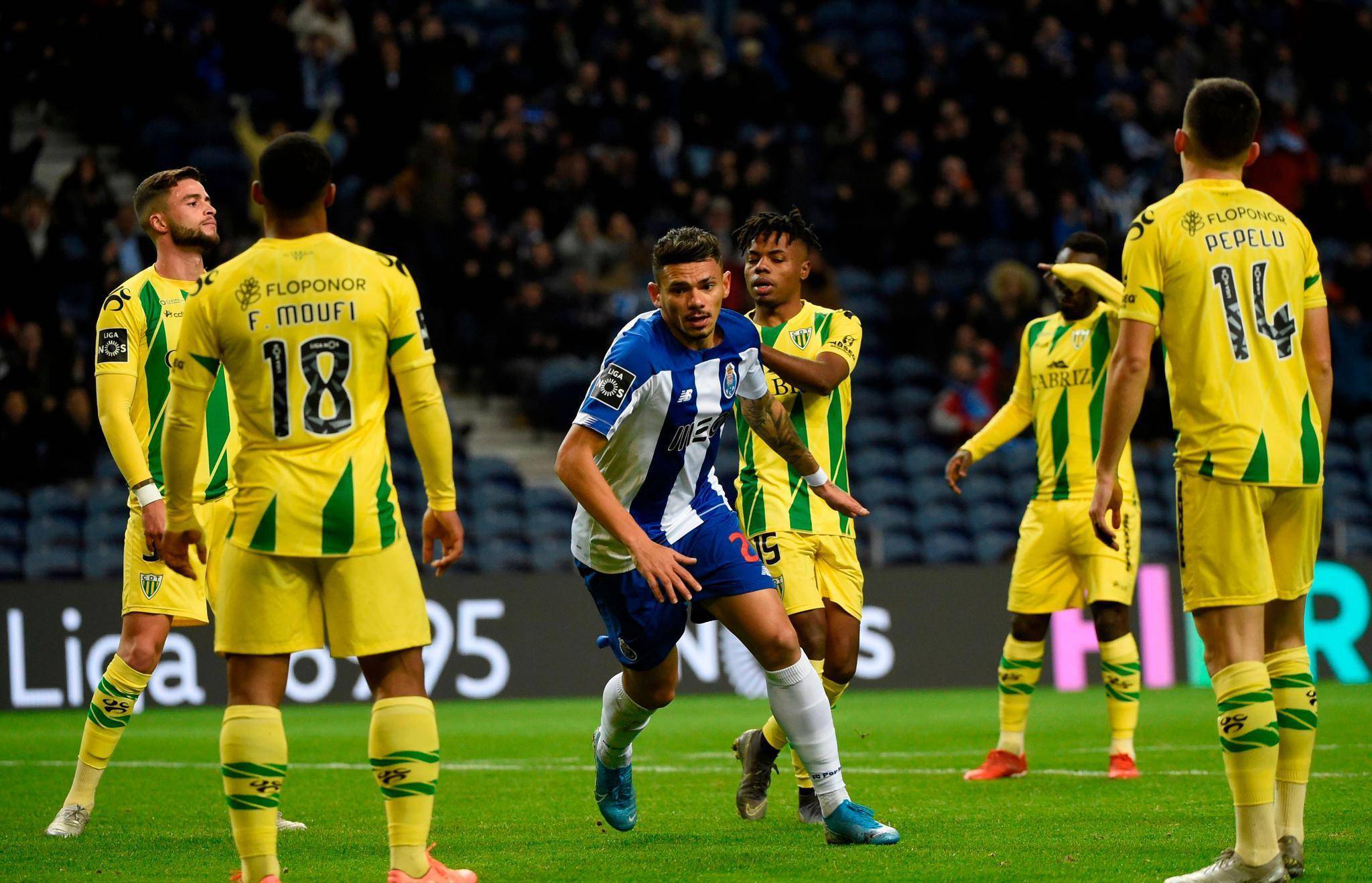 体育游戏包含官宣日欧冠焦点战，萨克拉门托国王完成豪取连胜，态度坚定，身体对抗强度拉满的词条